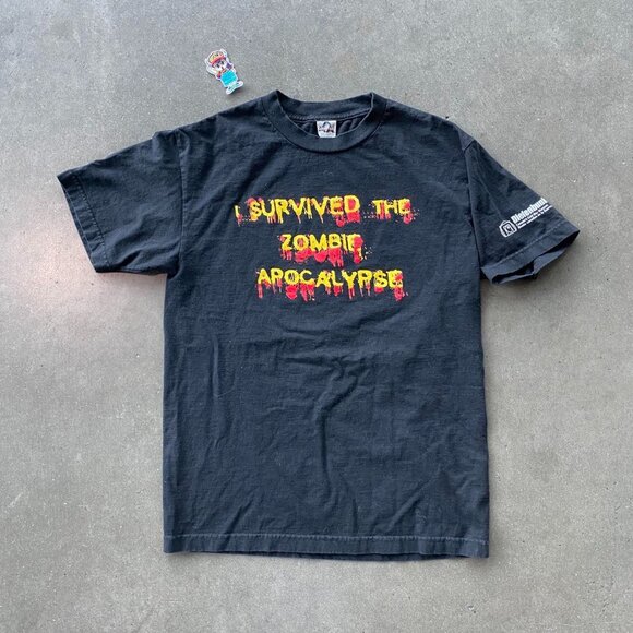 Vintage 2000s Zombie Apocalypse Spell Out Black Graphic Tee Shirt Men's Medium - Picture 1 of 7